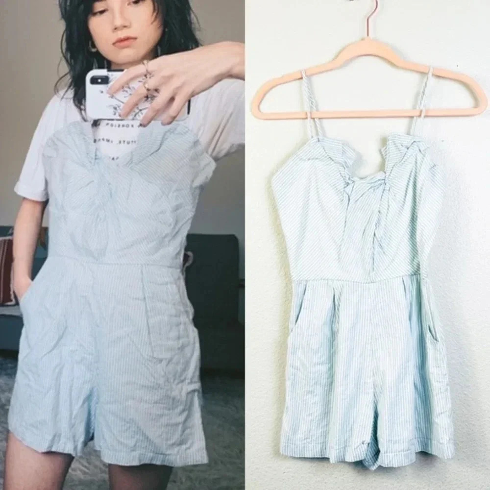 THREADS 4 THOUGHT Light Blue Pinstripe Romper Size Small